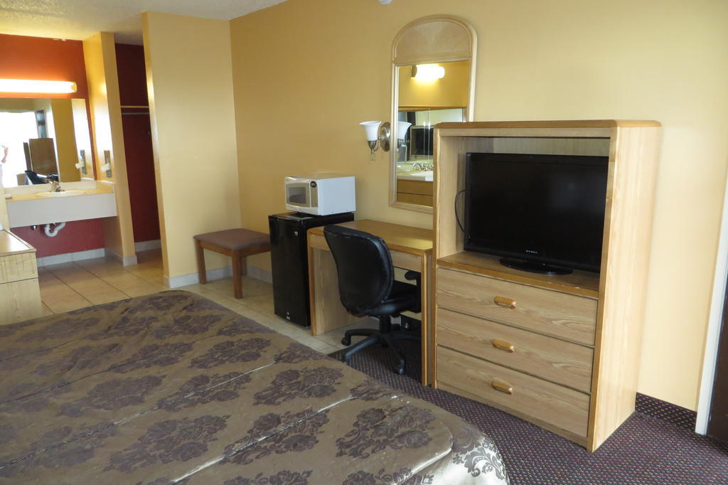 Economy Inn & Suites Joplin Dış mekan fotoğraf