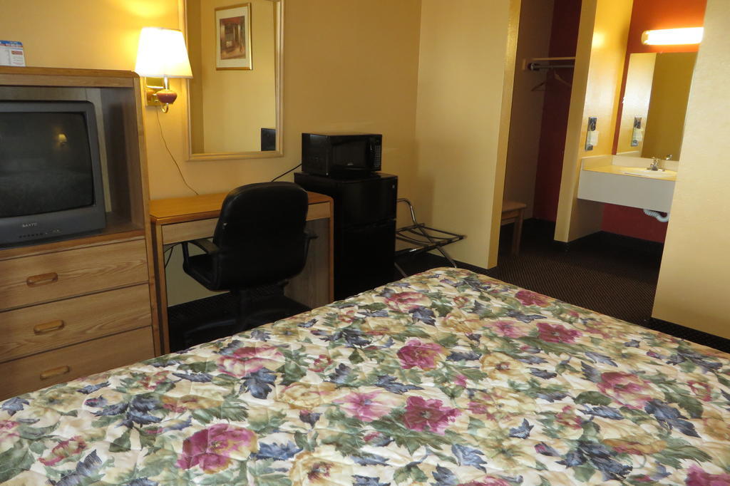 Economy Inn & Suites Joplin Dış mekan fotoğraf